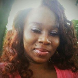 Meet your Posher, Monique