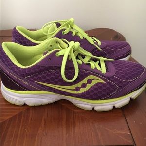 Saucony Outduel. Size 7