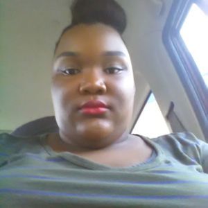 Meet your Posher, Akia