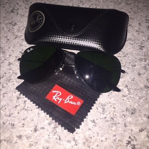 Black raybans