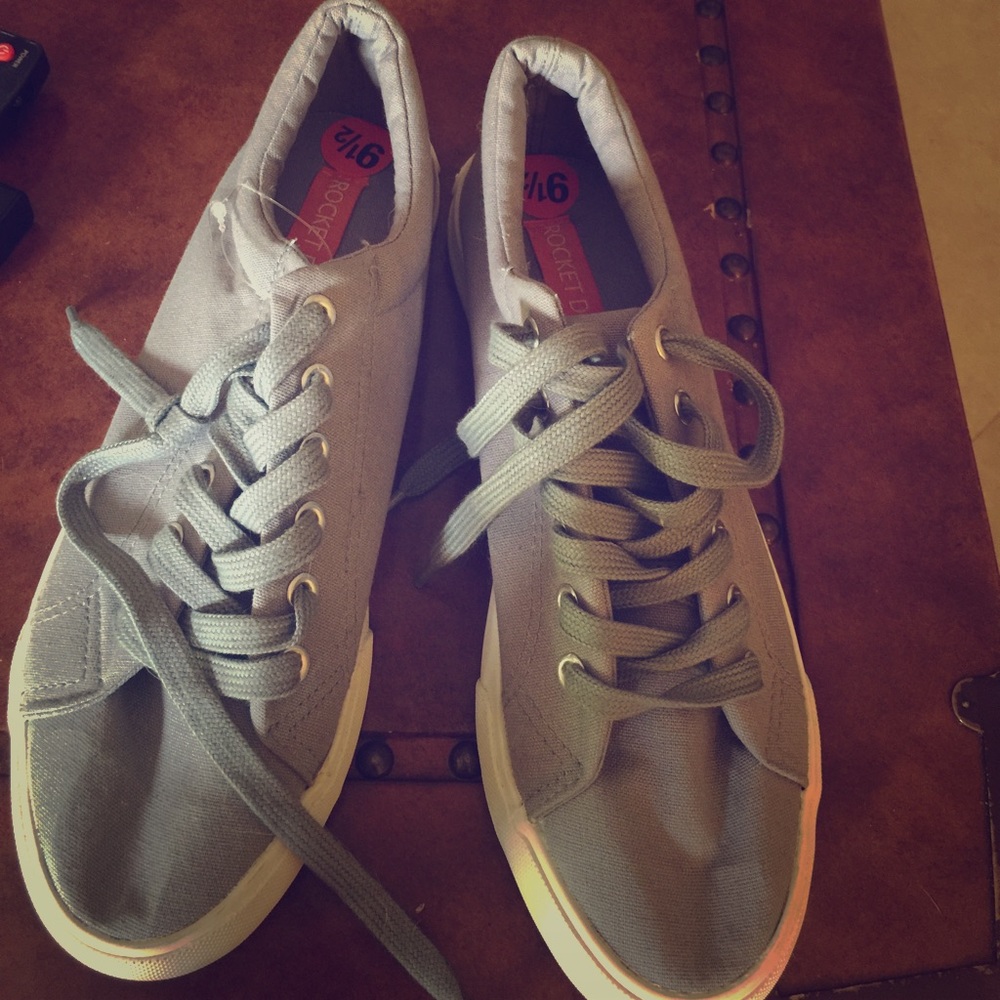 Shoes size 91/2