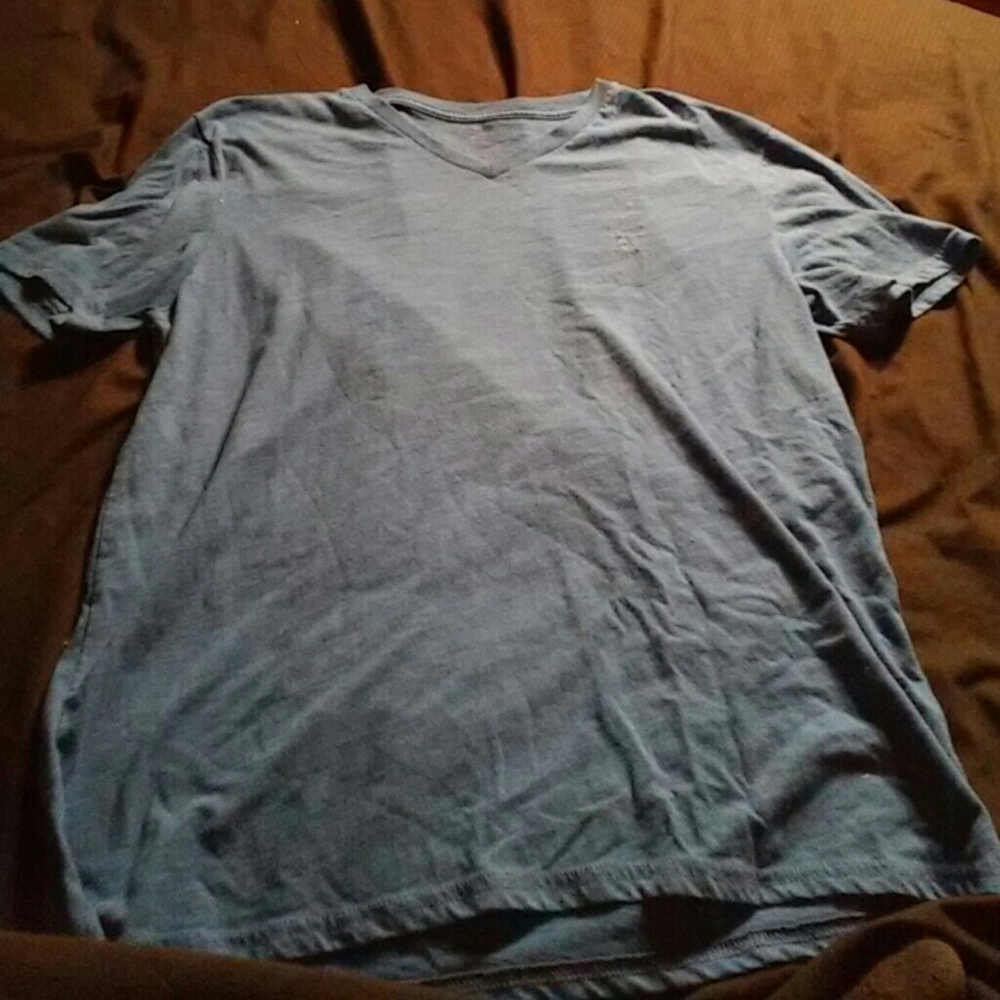 American eagle v neck