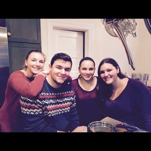 Meet your Posher, Dee