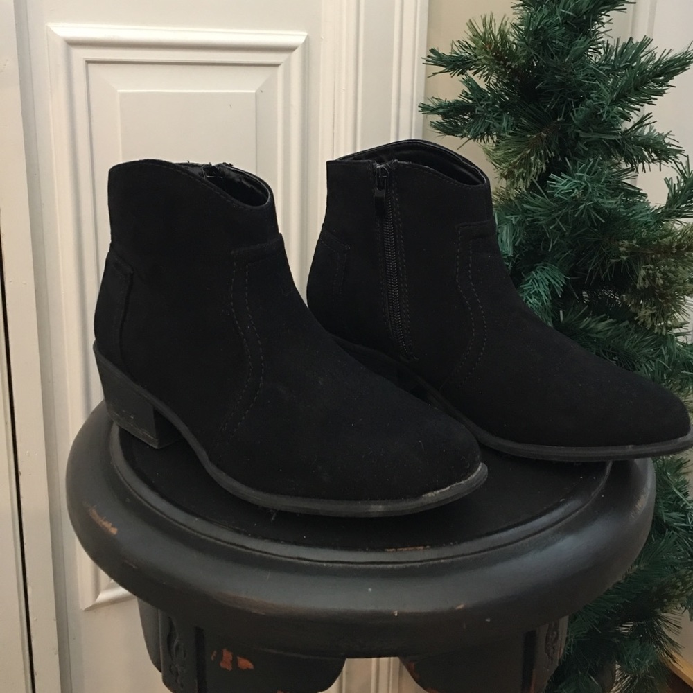 Black Zipper Booties