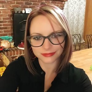 Meet your Posher, Crystal