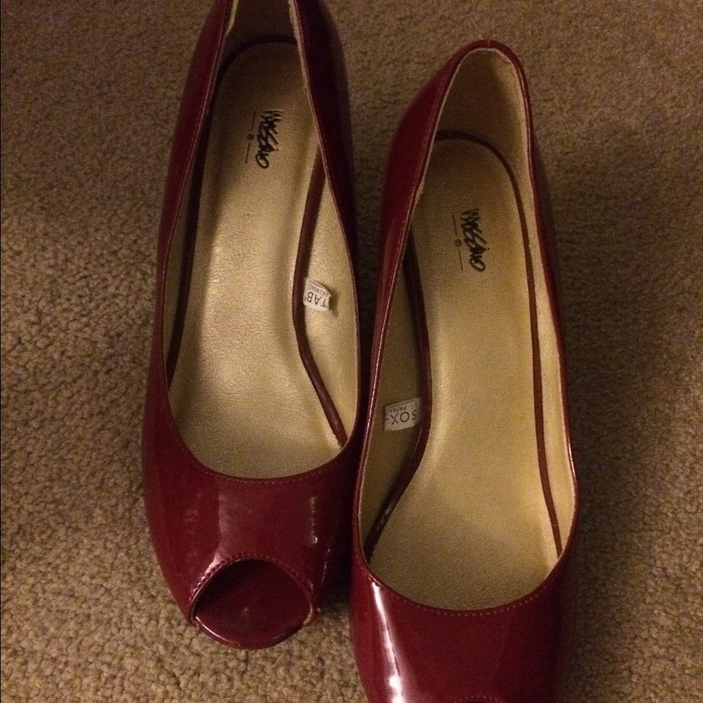 Peel-Toe Mini Heels