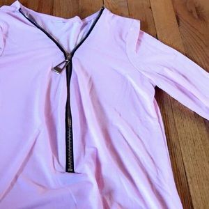 Thin shirt with zipper