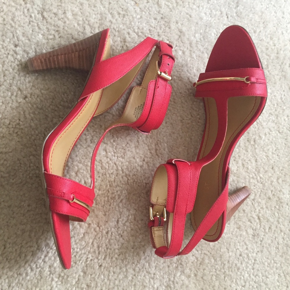 Nine West Manii Red T-strap Sandals w/ Gold Accent