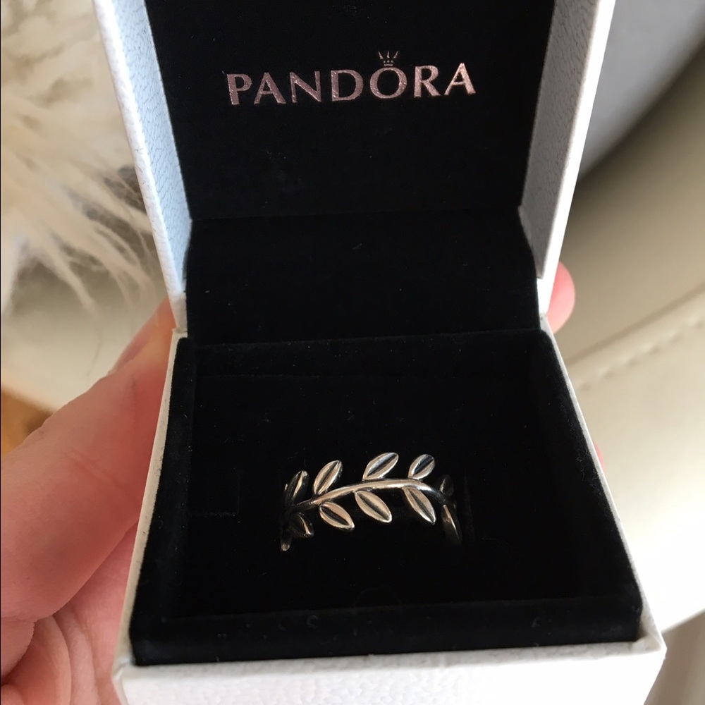 Pandora Laurel Wreath Ring