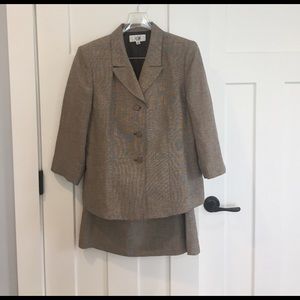 Brown linen blend skirt suit - excellent condition