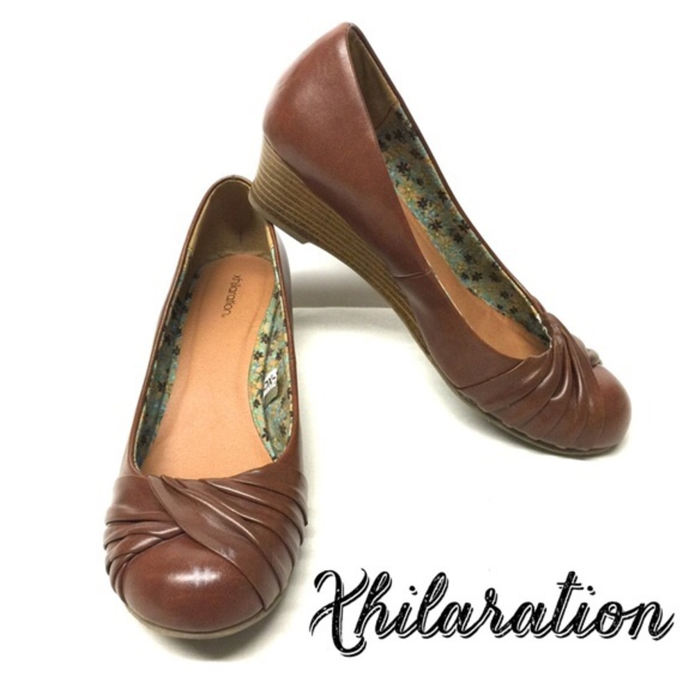 Tan wedge