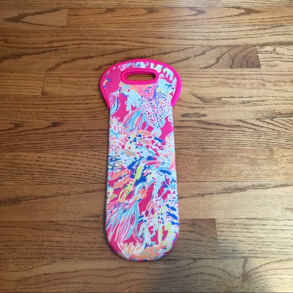 Lilly Pulitzer Accessories - Lilly Pulitzer GWP wine tote