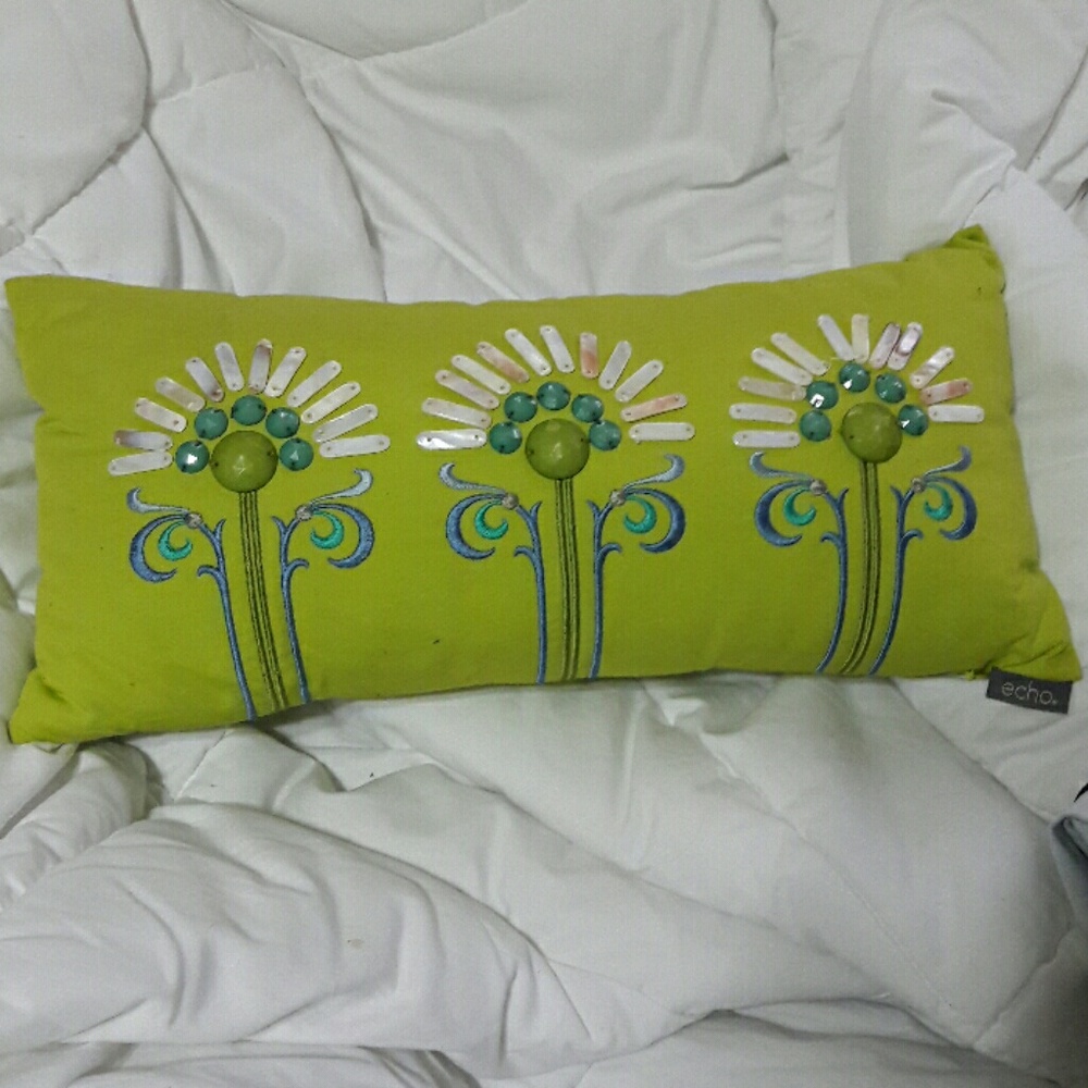 throw pillow