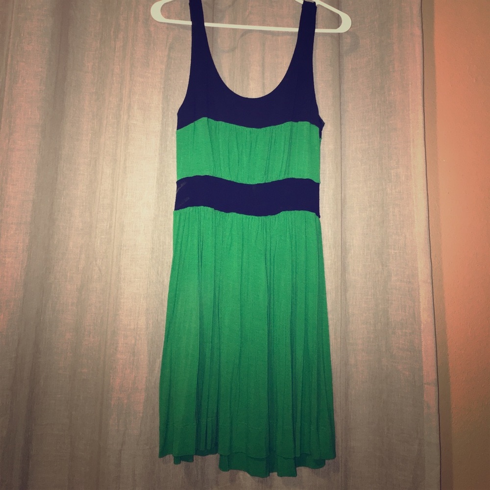 Large green and black forever 21 dress