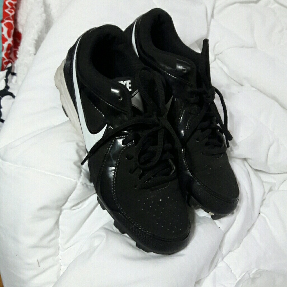 nike softball shoes