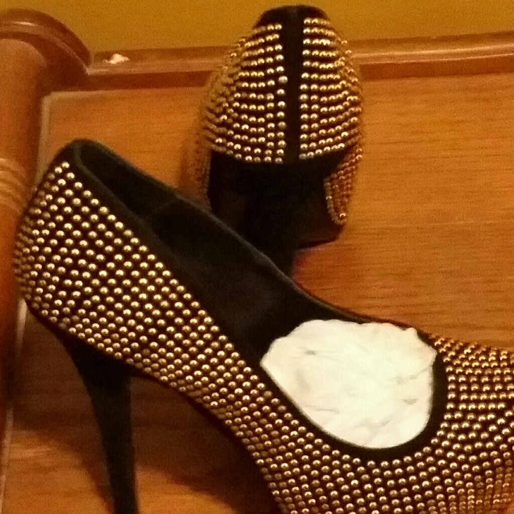Womens , 5 inch Black with gold studs platform