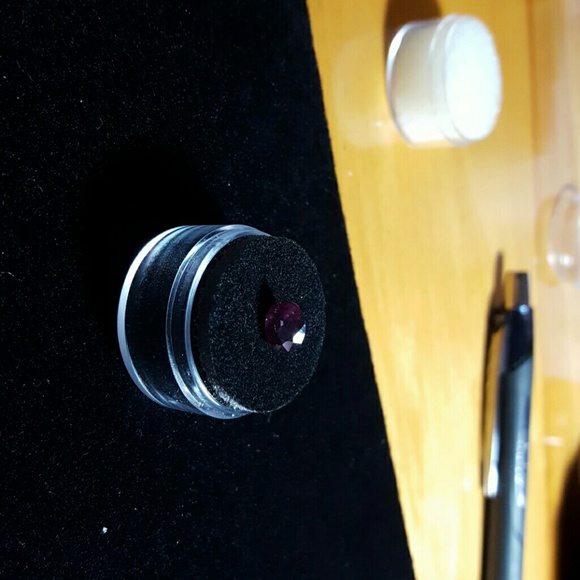 Natural Rare Oval Cut Raspberry Rhodolite Garnet - Picture 2 of 4