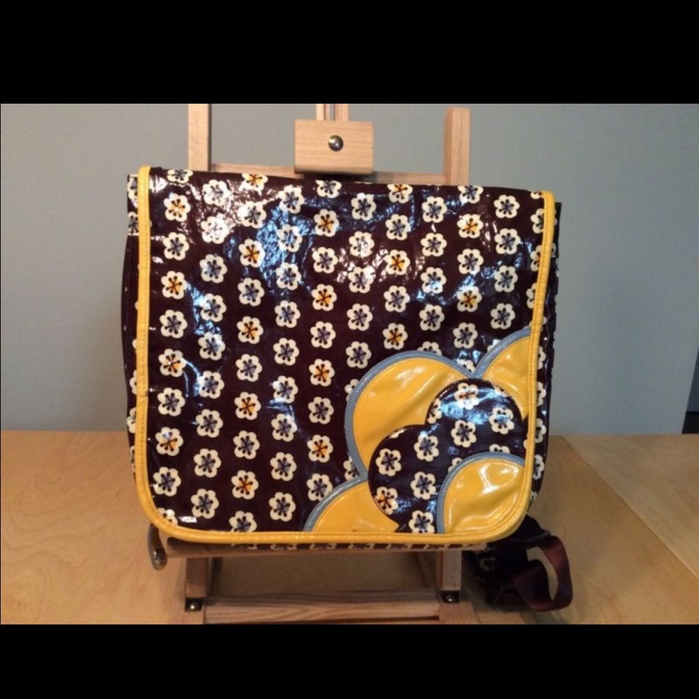 Vera Bradley frill collection messenger bag