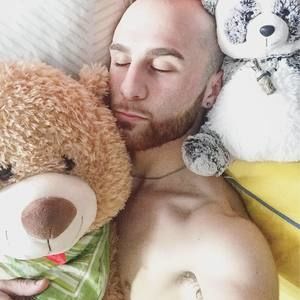 Meet your Posher, Beau