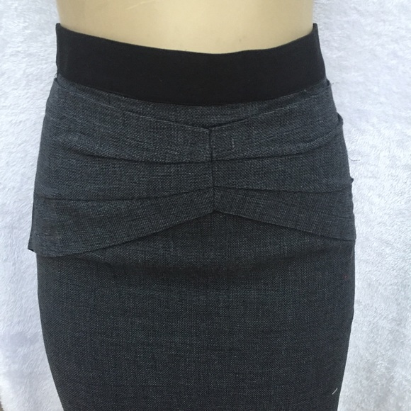 Grey pencil skirt - Picture 2 of 4