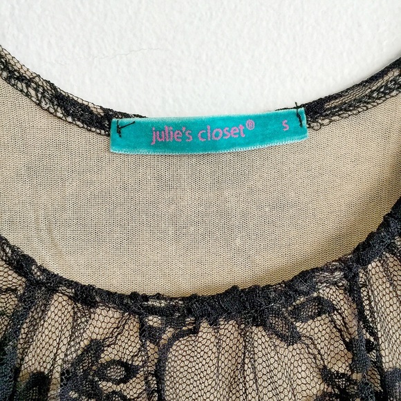 ✨JULIE'S CLOSET Black/Nude Lace Tunic Top - Small✨ - Picture 3 of 8