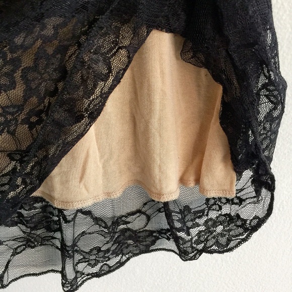 ✨JULIE'S CLOSET Black/Nude Lace Tunic Top - Small✨ - Picture 5 of 8