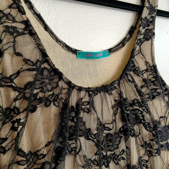 ✨JULIE'S CLOSET Black/Nude Lace Tunic Top - Small✨ - Picture 7 of 8