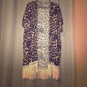 Kimono, leopard w/ bottom tassels.