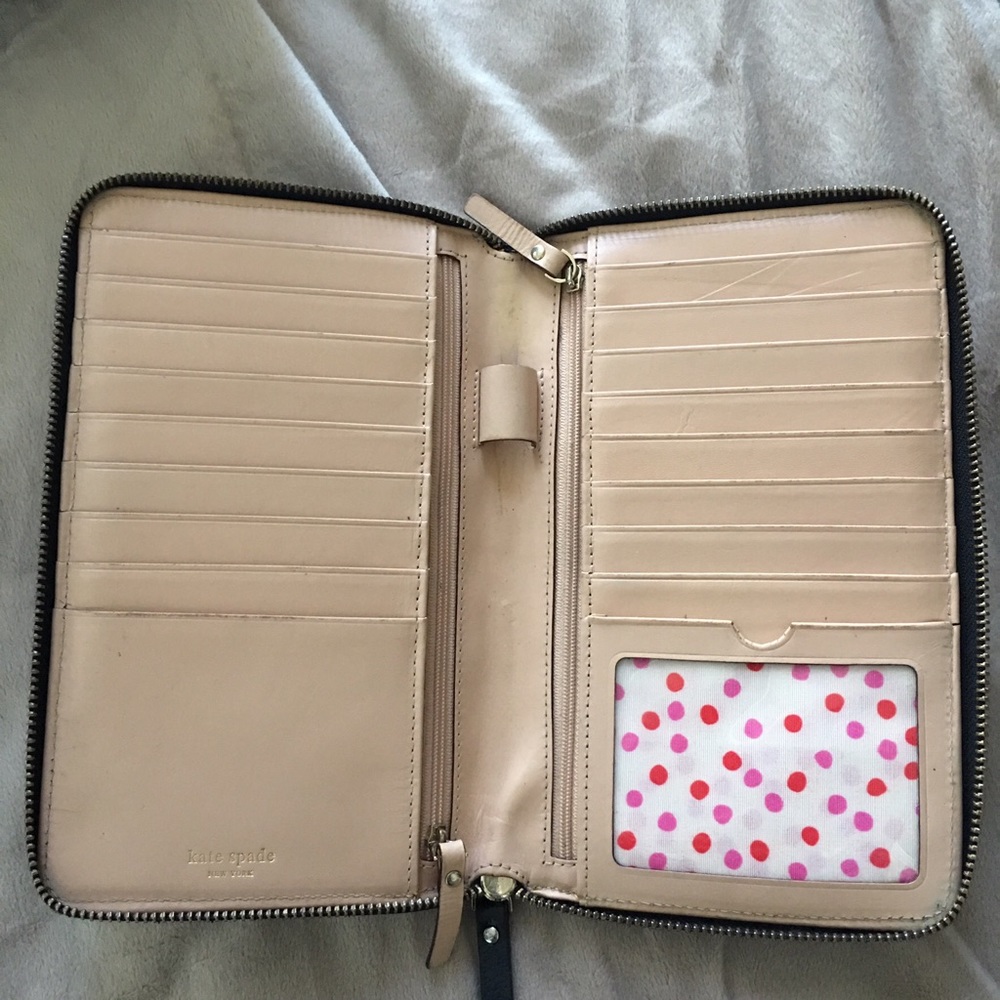 Kate spade travel wallet