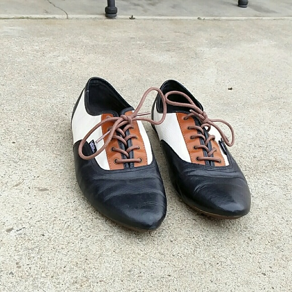 Women's lace up flats - Picture 3 of 4