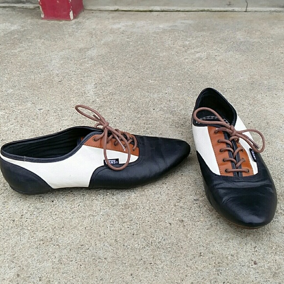 Women's lace up flats - Picture 4 of 4
