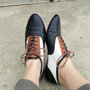 Women's lace up flats