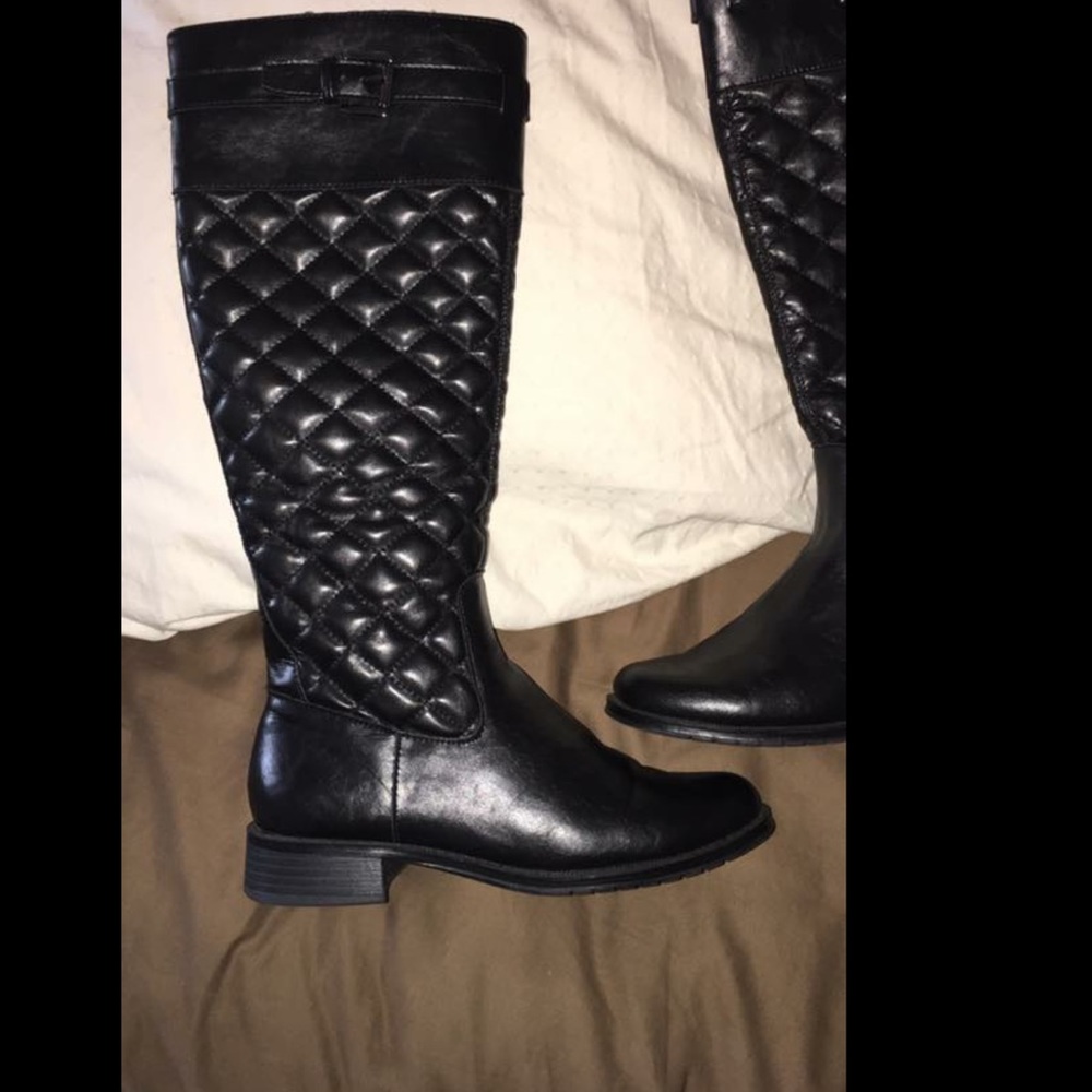 Woman's black knit boots new