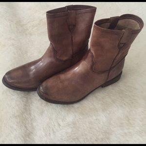 Vintage leather like slip on boot