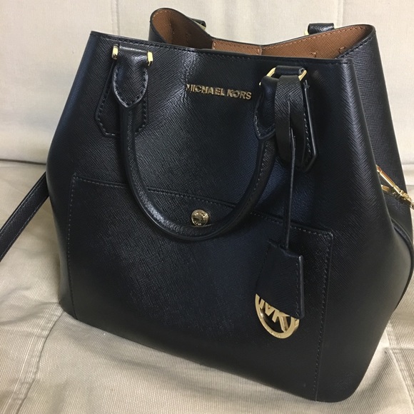 ❌TRADED❌ 🌻MK Large Greenwich Bag🌻 - Picture 2 of 8