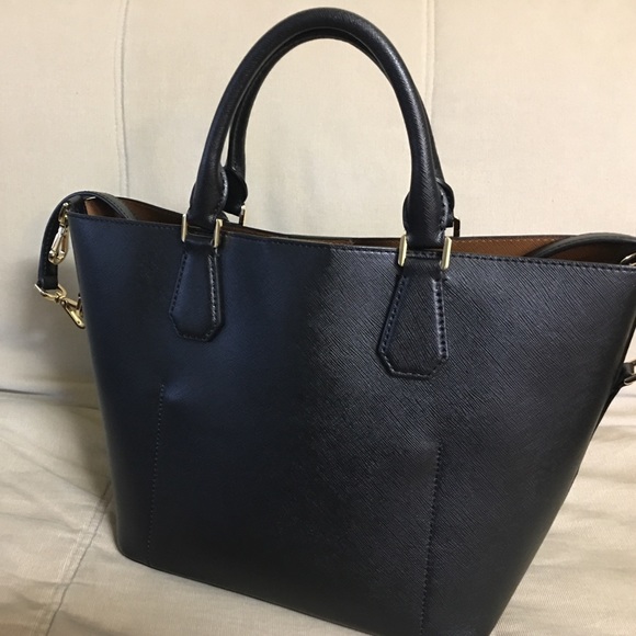 ❌TRADED❌ 🌻MK Large Greenwich Bag🌻 - Picture 6 of 8