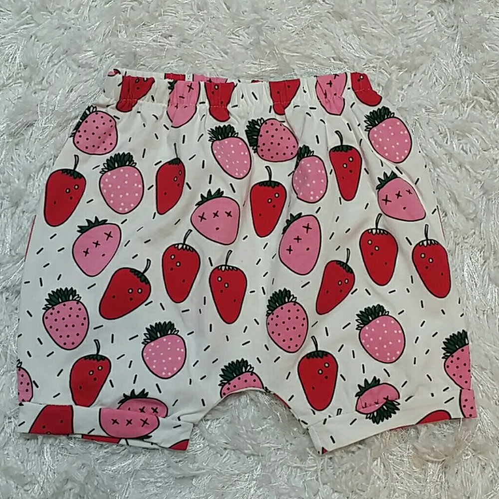 SALE***Strawberries shorts. Kids  :) - Picture 2 of 4