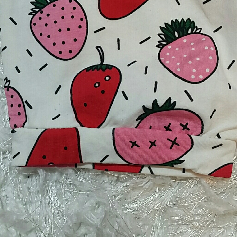 SALE***Strawberries shorts. Kids  :) - Picture 3 of 4