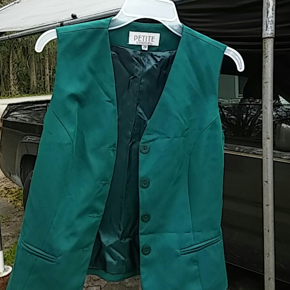 2 vests - Picture 3 of 4