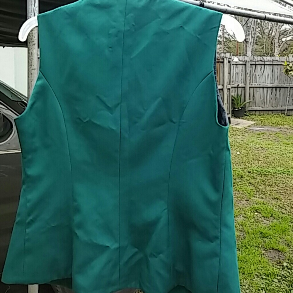 2 vests - Picture 4 of 4