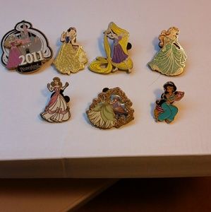 Disney pins