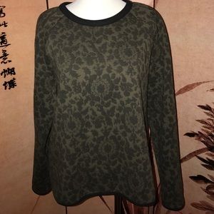 Gorgeous Like New Lou & Grey Comfy Top Sz M Olive