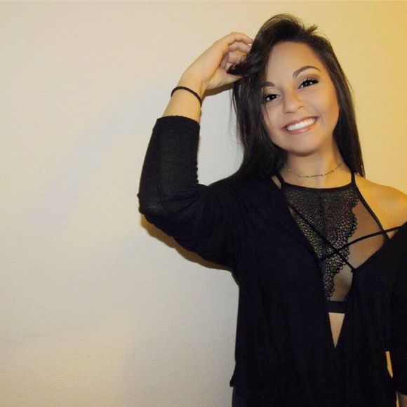 Meet your Posher, Abigail - Picture 1 of 1