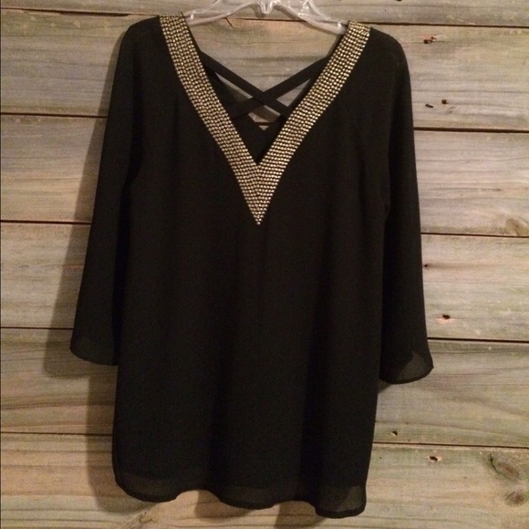 🎉FLASH SALE🎉 black and gold v neck tunic - Picture 2 of 4