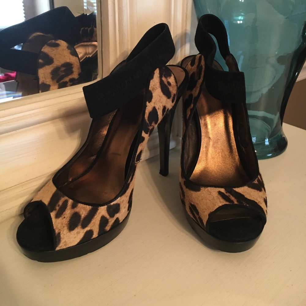 Pelle Moda Calf Hair Velvet Peep Toes 9