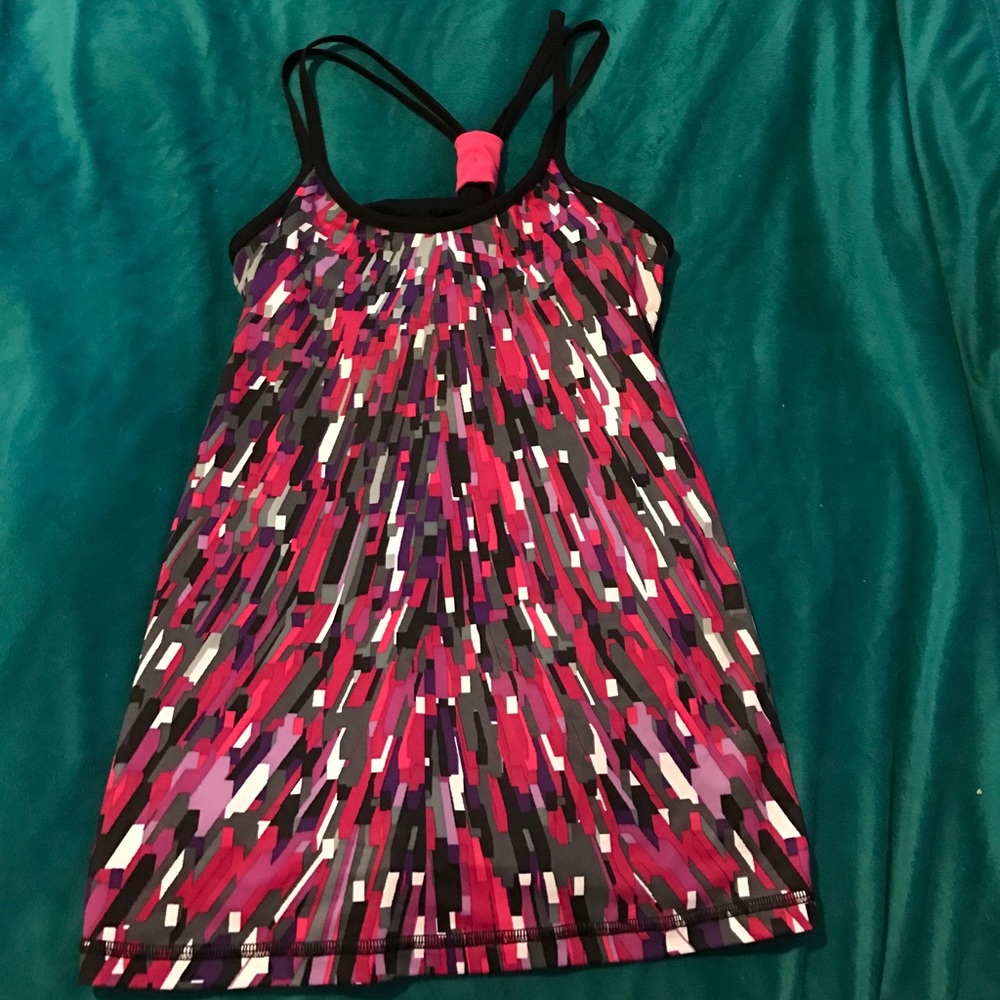 Active Top. Open to offers and trades!! 😊