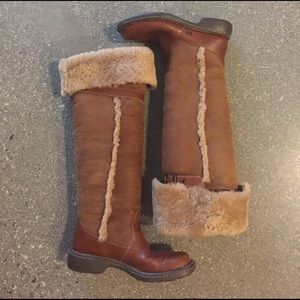 Chestnut brown boots with the fur lining