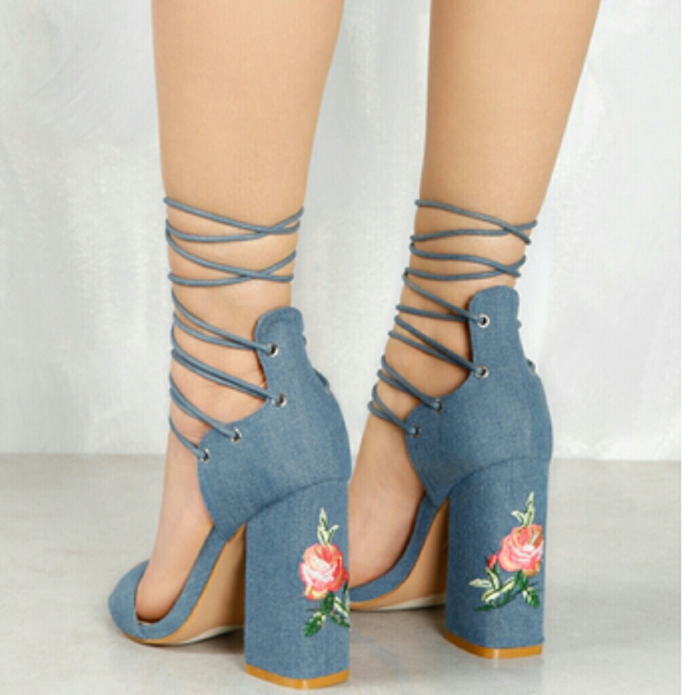 πππ¨π© πππ―π 10π·Denim Embroidered Roses Heel - Picture 4 of 4