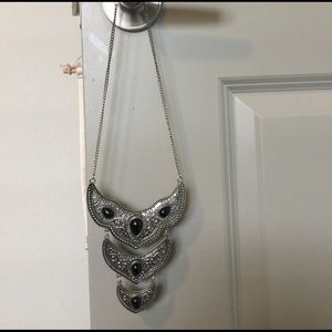 Forever 21 bib style necklace