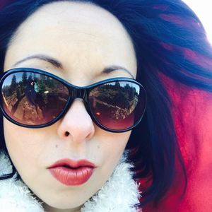 Meet your Posher, Laurie